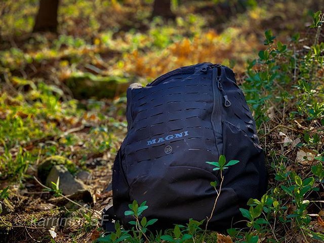 Karrimorsf's tweet photo. Enjoying the lighter evenings here the UK now that we are in British Summer Time. Great time to be out exploring.
.
.
.
#karrimorsf #mykarrimorsf #magni25 #bst #woods #hikingequipment #walkinggear #forest #daypack #edc #dartmoor #finglebridge #sunthrough… https://t.co/wBlsYNCkdZ https://t.co/LZqAVIUSf8