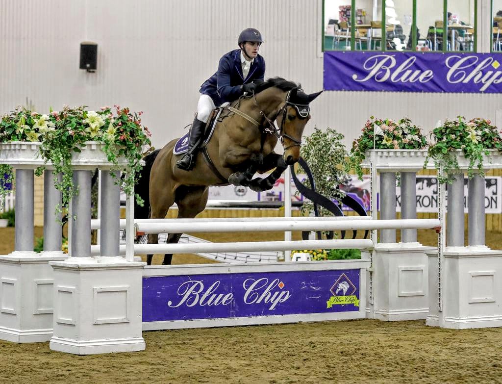 This horse has been foot perfect all week! 5 year old Jakarta jumped a fantastic clear first round in the Joshua Jones Championship at Blue Chip and had an unfortunate pole in the jump off pushing in a very fast class... So so proud of her in her first ever National class! 🌟