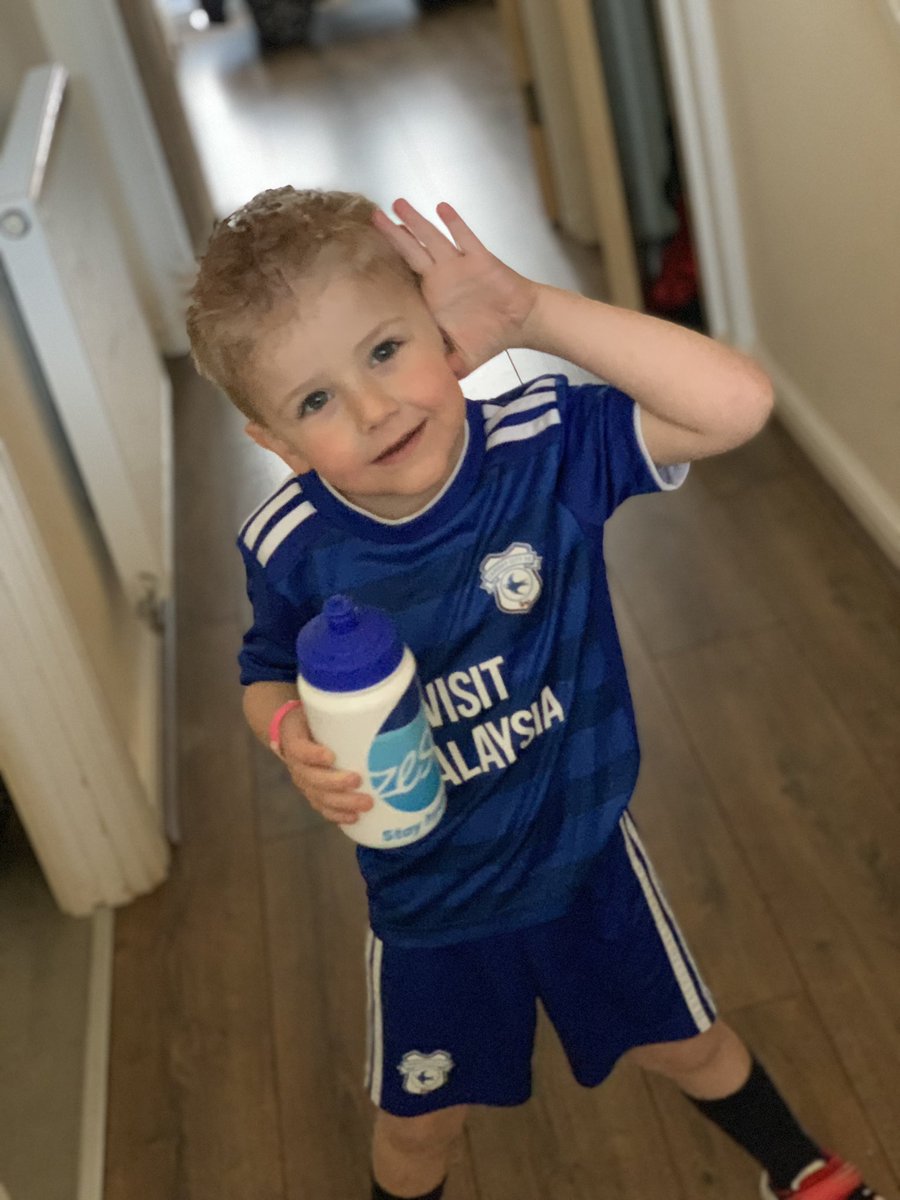 MarkLewisCarter's tweet photo. .@CardiffCityFC - Off to football in his favourite blue. He won’t wear anything else, not even a red training bib over the top 😂😂 #MiniBluebirds #CityAsOne https://t.co/U0pYjUOHd6