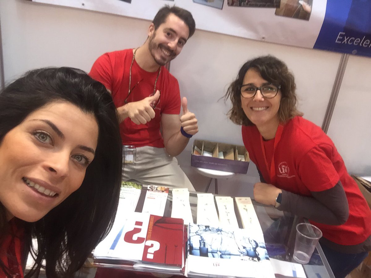 InvestigaUS's tweet image. Equipo #CITIUS al poder desde el #SalónUS 🤩 #FelizSábado @unisevilla