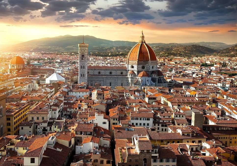 Ventos's tweet photo. Firenze, tot vanmiddag 💜 #Ajaxkijkenviadefoxsportsappdus #FioBol #JuvAja https://t.co/N1br3uMik7