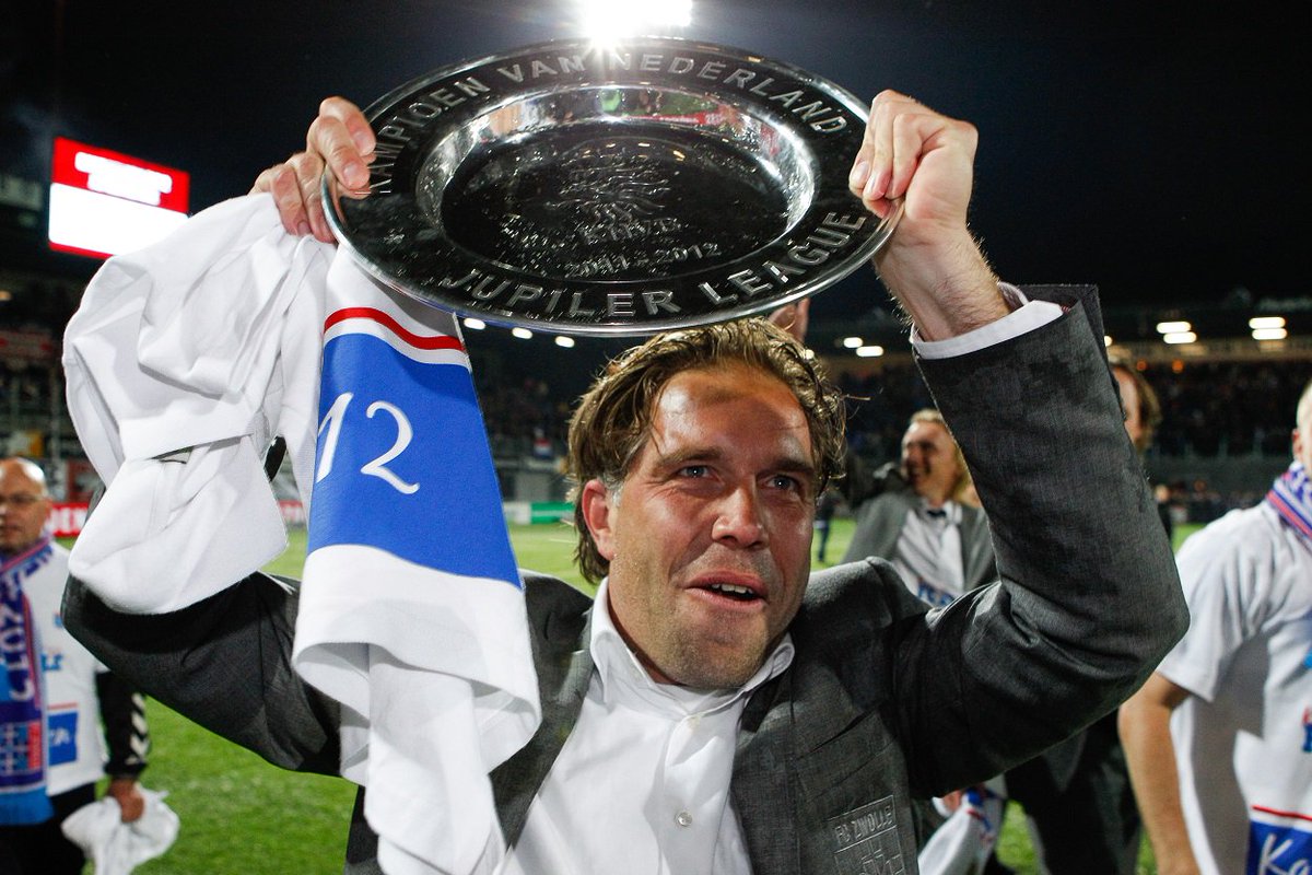 PECZwolle's tweet photo. 13 april 2012. Een datum die in ons geheugen staat gegrift! Zeven jaar geleden ging de kampioensschaal van de Jupiler League op deze dag de lucht in. Het betekende het begin van een avontuur waar we nog steeds middenin zitten. #peczwolle #onsblauwwithart https://t.co/j2th53kayr