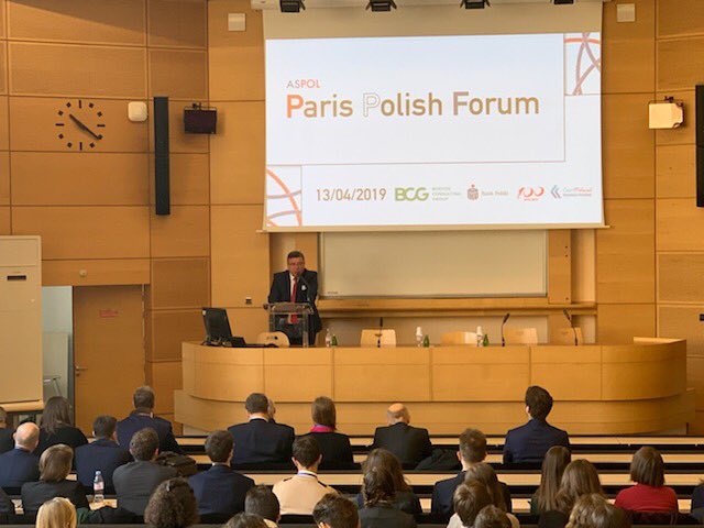 PLenFrance's tweet photo. L’Ambassadeur de @PLenFrance, T. Młynarski, et le Ministre @KSzczerski viennent d’inaugurer la 3ème édition du Forum polonais de Paris (Paris Polish Forum), co-organisé par l’Association des Polonais de Sciences Po (ASPOL) et @PLenFrance https://t.co/mmaHdHyinG https://t.co/bDpQ2OGUU1