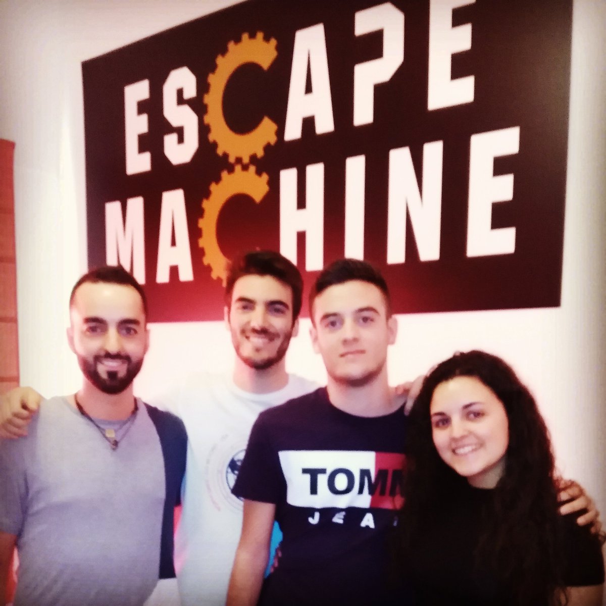 escape_machine tweet picture