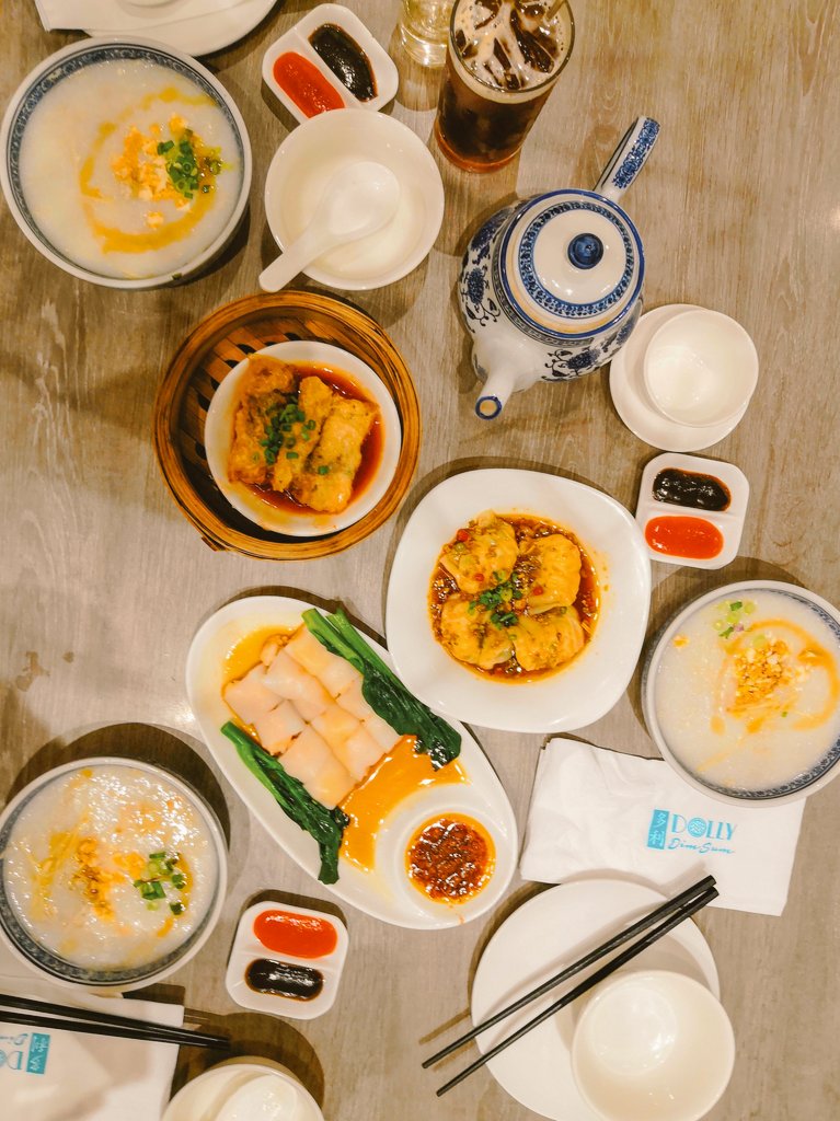 one_saifuddin's tweet photo. Hujan2 ni... Mmbr blanjew bubur kt #DollyDimSum https://t.co/cjrVLhpwce