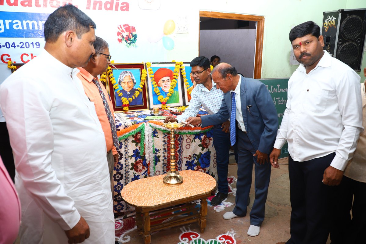 Twin In One Innovation Science &amp; Technology Research Foundation Aurangabad. Website Launching Program

ट्वीन इन वन फाउंडेशन औरंगाबाद जिल्हा सत्र न्यायालयातील माजी न्यामूर्ती बी. जी. चौरपगार यांच्या हस्ते twininoneinnovationscience.org.in या वेबपोर्टलचे शनिवारी (ता ६) उदघाटन करण्यात आले.