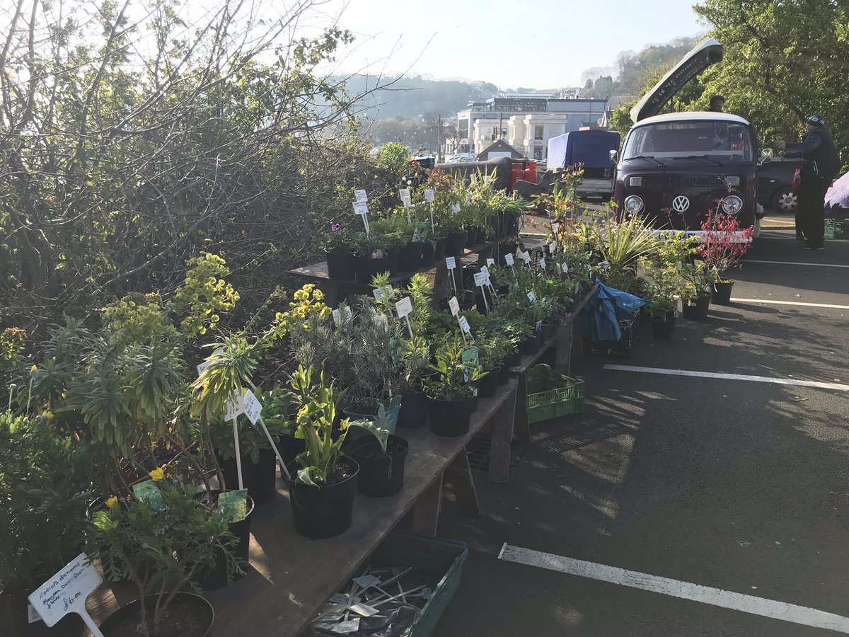 MumblesMarket's tweet photo. A jam packed Mumbles Market is underway in the Dairy Car Park until 1pm today. Pop along for local produce, artisan craft, gourmet street food and live music from the @SwanseaMusicHub stage!
#LYLM2019 https://t.co/bEZXyrZVFY
