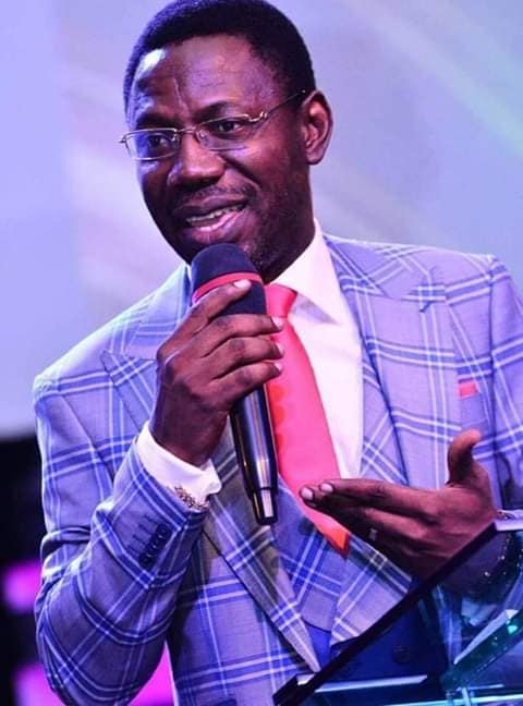 callmeOL's tweet photo. Happy #Birthday 😍 Papa @OYESAM 🤩💟😍🥳
-
#Rev
I honour, and Celebrate You (Sincerely) Sir

Thank You...
Thank #GOD for you #Sir https://t.co/nFOC927glX