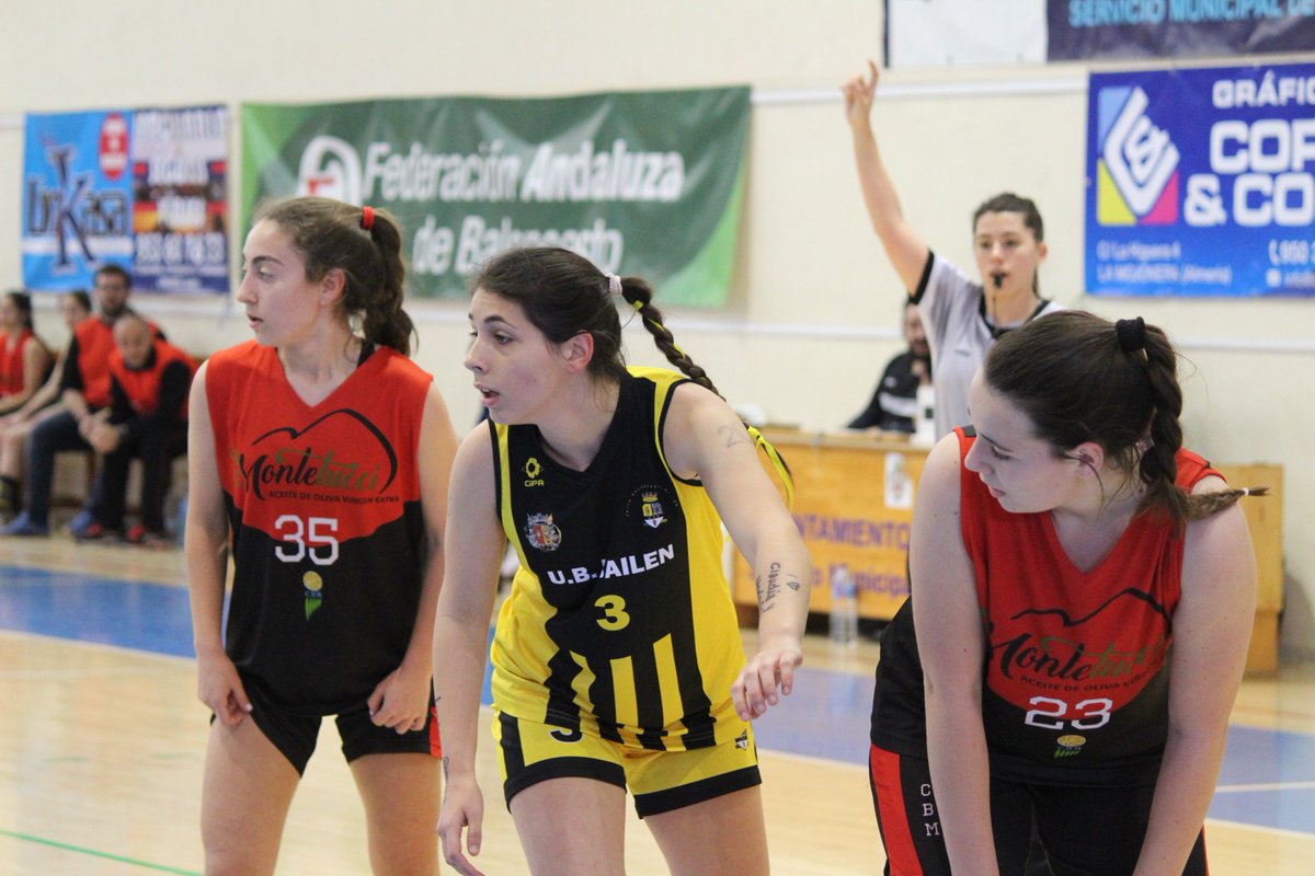 FABJaen's tweet photo. 🏀#FASEFINALJAENCF19⛹‍♀ 📆 Jornada 3⃣ - Descanso: Palacete Mª Rosa @UBBAILEN CPD Bailén 24 🆚 @CB_Martos 33 https://t.co/2s3p5l02qZ