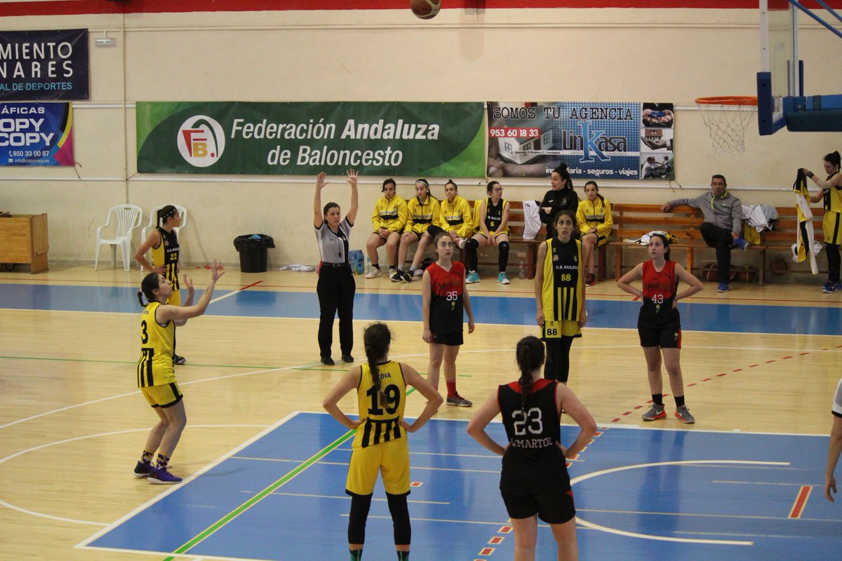 FABJaen's tweet photo. 🏀#FASEFINALJAENCF19⛹‍♀ 📆 Jornada 3⃣ - Descanso: Palacete Mª Rosa @UBBAILEN CPD Bailén 24 🆚 @CB_Martos 33 https://t.co/2s3p5l02qZ
