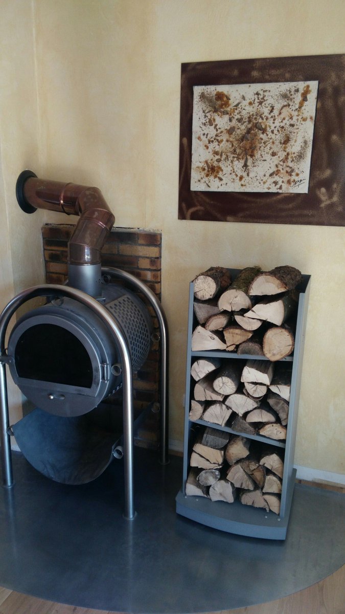 brut_metal's tweet photo. Nouvelle création bientôt disponible sur la boutique en ligne ! 
Un porté-bûches...en métal bien sûr.
Celui-ci résistera très très longtemps !

#portebuches #madeinfrance #brutmétal https://t.co/JYv6T45xZp