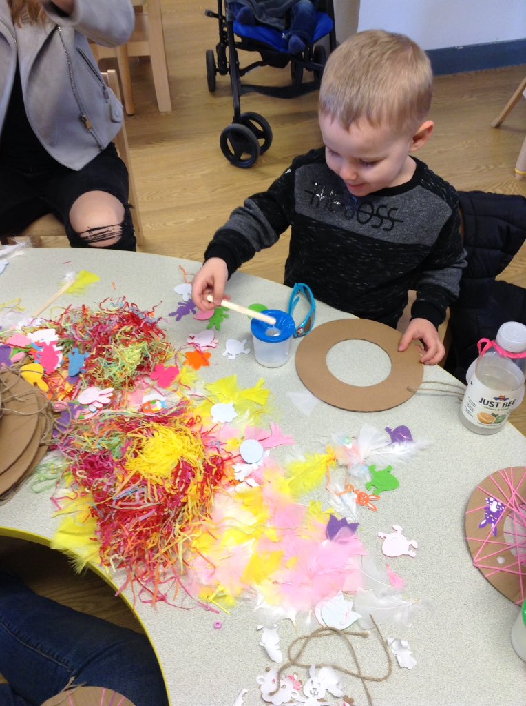 Ashbridge2to3's tweet photo. We're having an egg-tastic time at our Spring event! Come down to Bumblebees to make your very own Easter dream catcher🐣💐🐝 #Springevent2019 #easter #crafts https://t.co/0Nf8OCU8pg