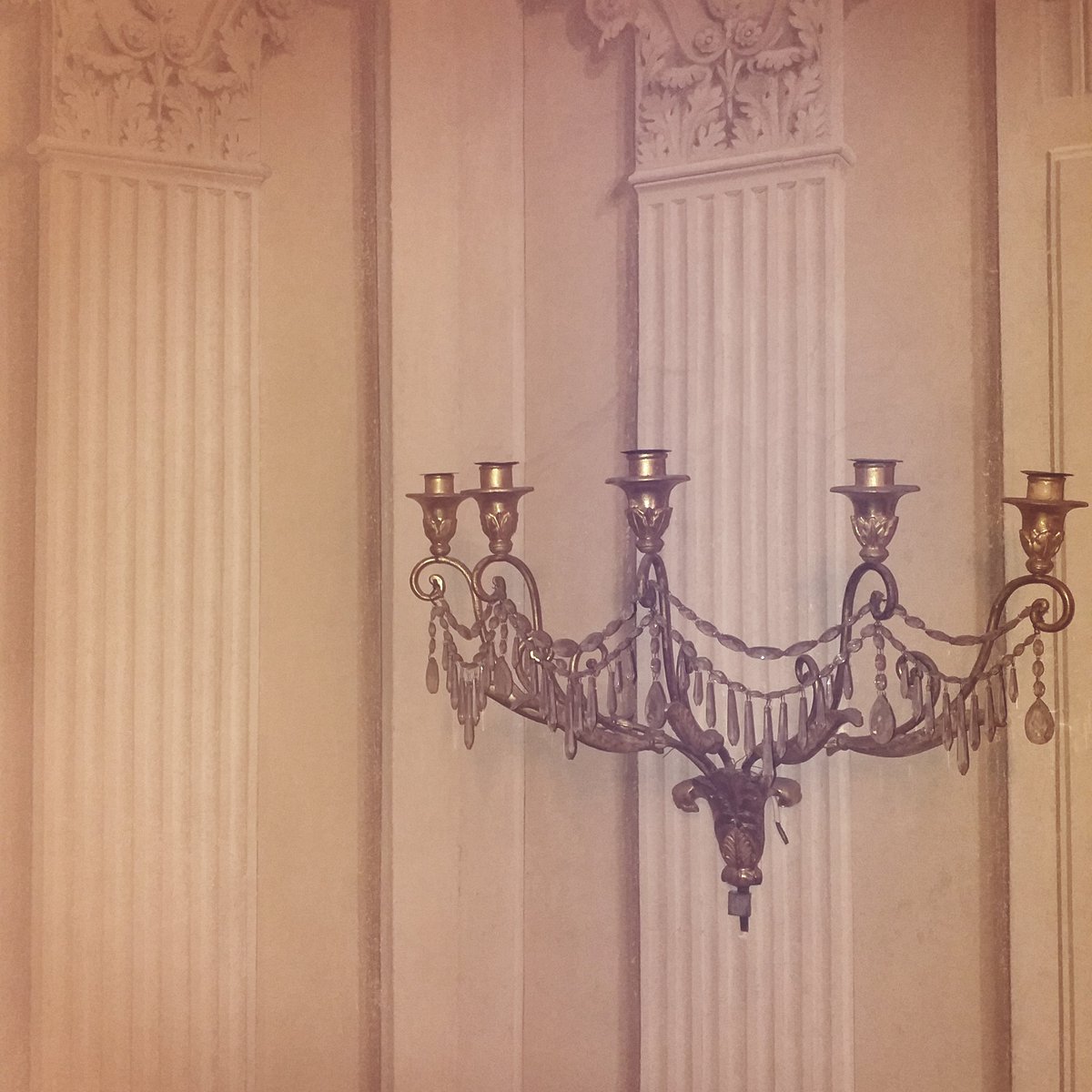 Luci a <a href="/palazzorealepi/">Palazzo Reale Pisa</a> 
#iovadoalmuseo
#museum 
#painting 
#Lightning 
#igers