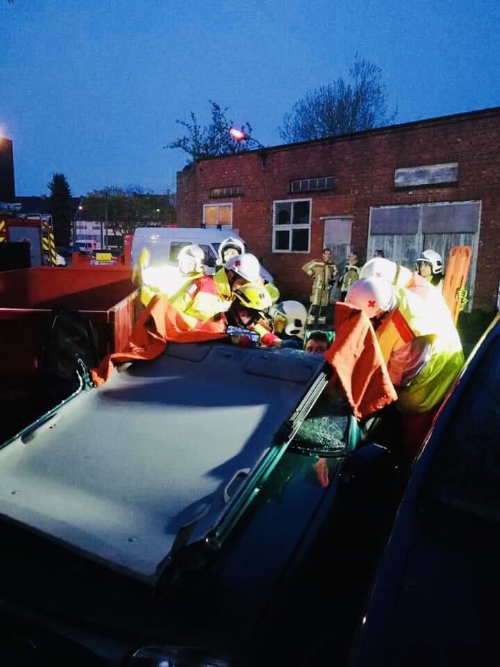 RodeKruisDiest's tweet photo. Een zeer geslaagde samenwerking met brandweer Aarschot. #vrijdagavondoefenavond @RodeKruisVL https://t.co/eIXtH9TygE