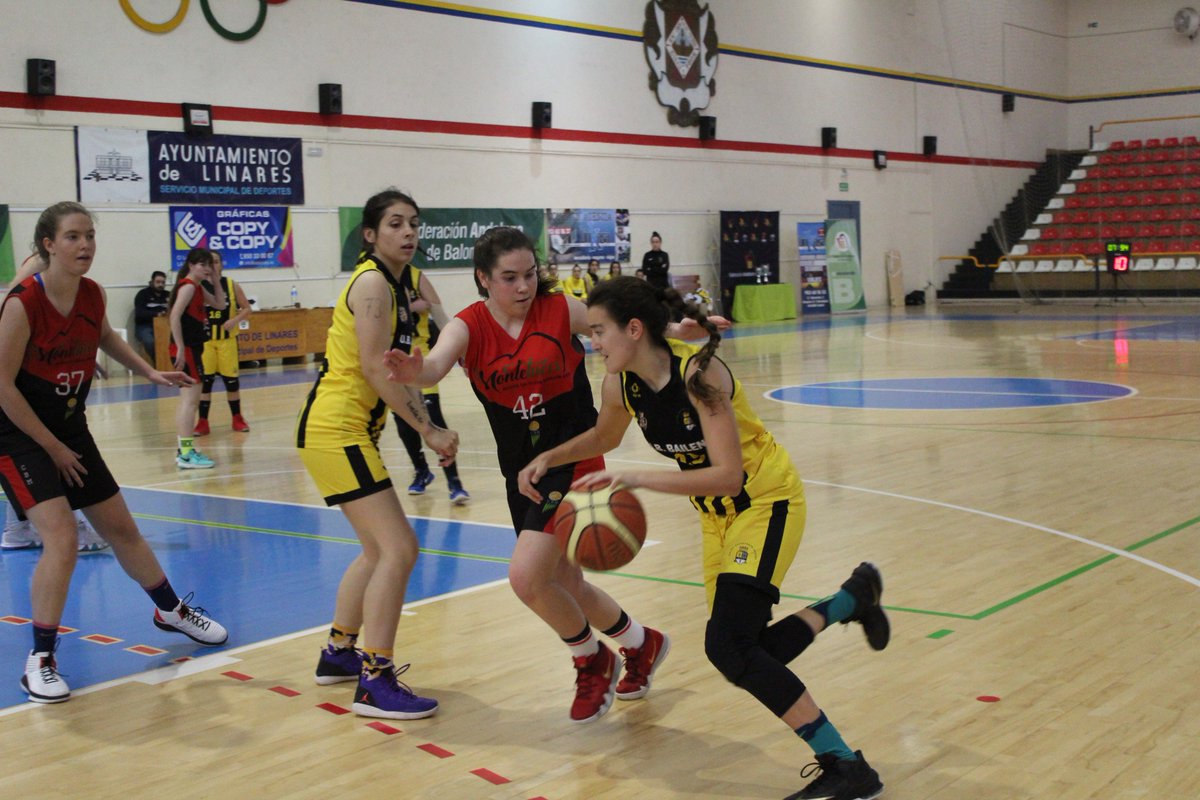 FABJaen's tweet photo. 🏀#FASEFINALJAENCF19⛹‍♀ 📆 Jornada 3⃣ - 3º Cuarto: Palacete Mª Rosa @UBBAILEN CPD Bailén 31 🆚 @CB_Martos 47 https://t.co/jJ9DfdueF2