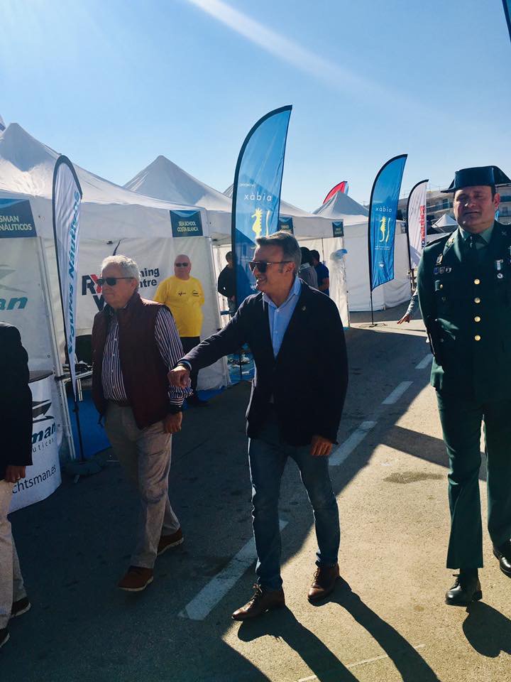 sea_weekend's tweet photo. Barcos, ocio náutico, buceo y también el medio ambiente cobran protagonismo este fin de semana, 13 y 14 de abril en la feria náutica de Xàbia. La II Sea Weekend, ha sido inaugurada por el Alcalde de Xàbia, José

#lanchas #embarcaciones https://t.co/I2Pa3UEJGm