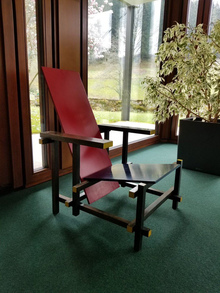 extremefriday's tweet image. The named chairs of Oberwolfach.

#WassilyChair #EamesChair #BarcelonaChair #RedAndBlueChair
