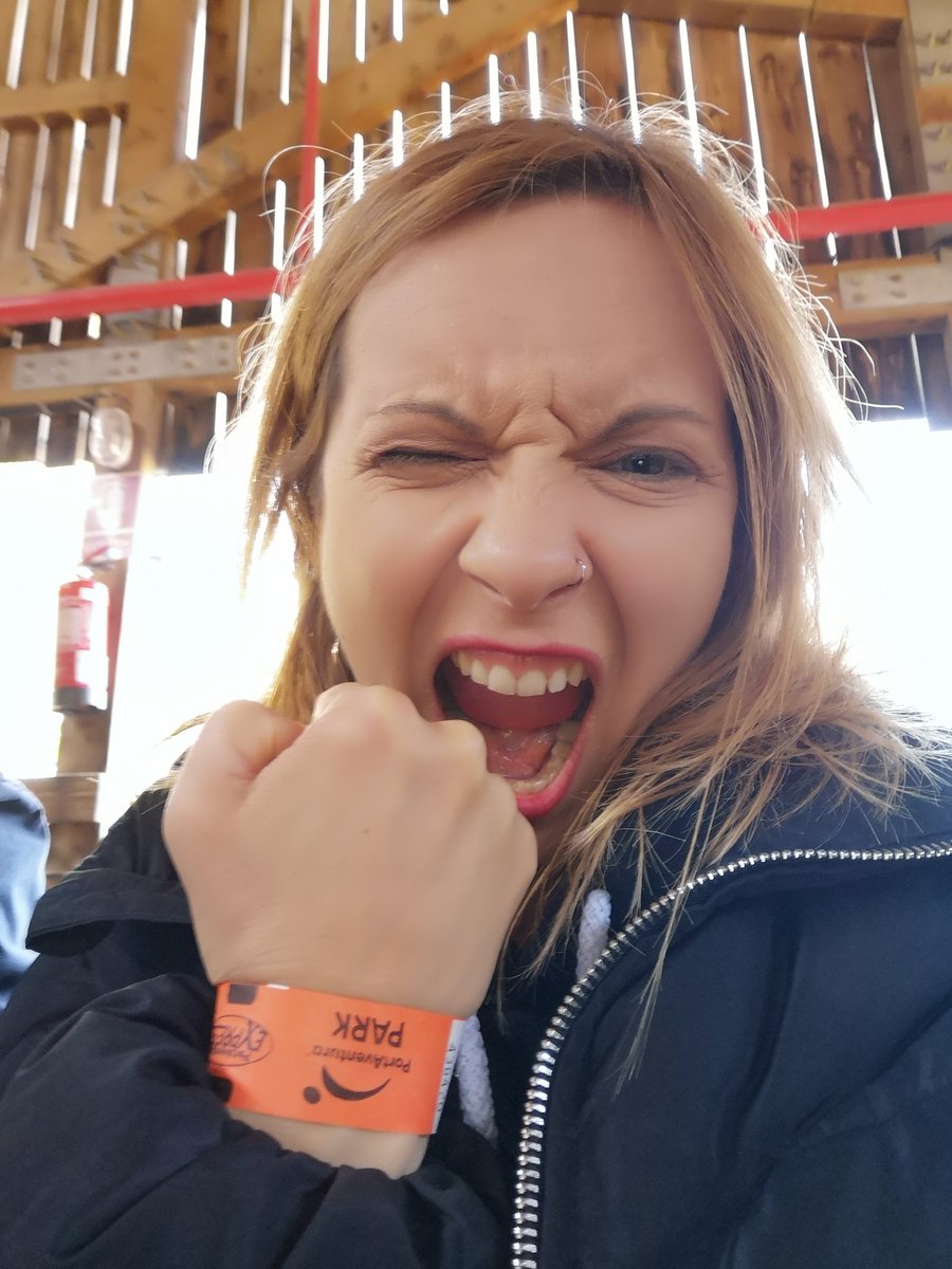 BlogJupette's tweet photo. C'est parti pour une journée de bonheur !! #jai10ans Merci @PortAventura_FR pour les #ticketsexpress 😉🙏 https://t.co/RZMhODO8tZ