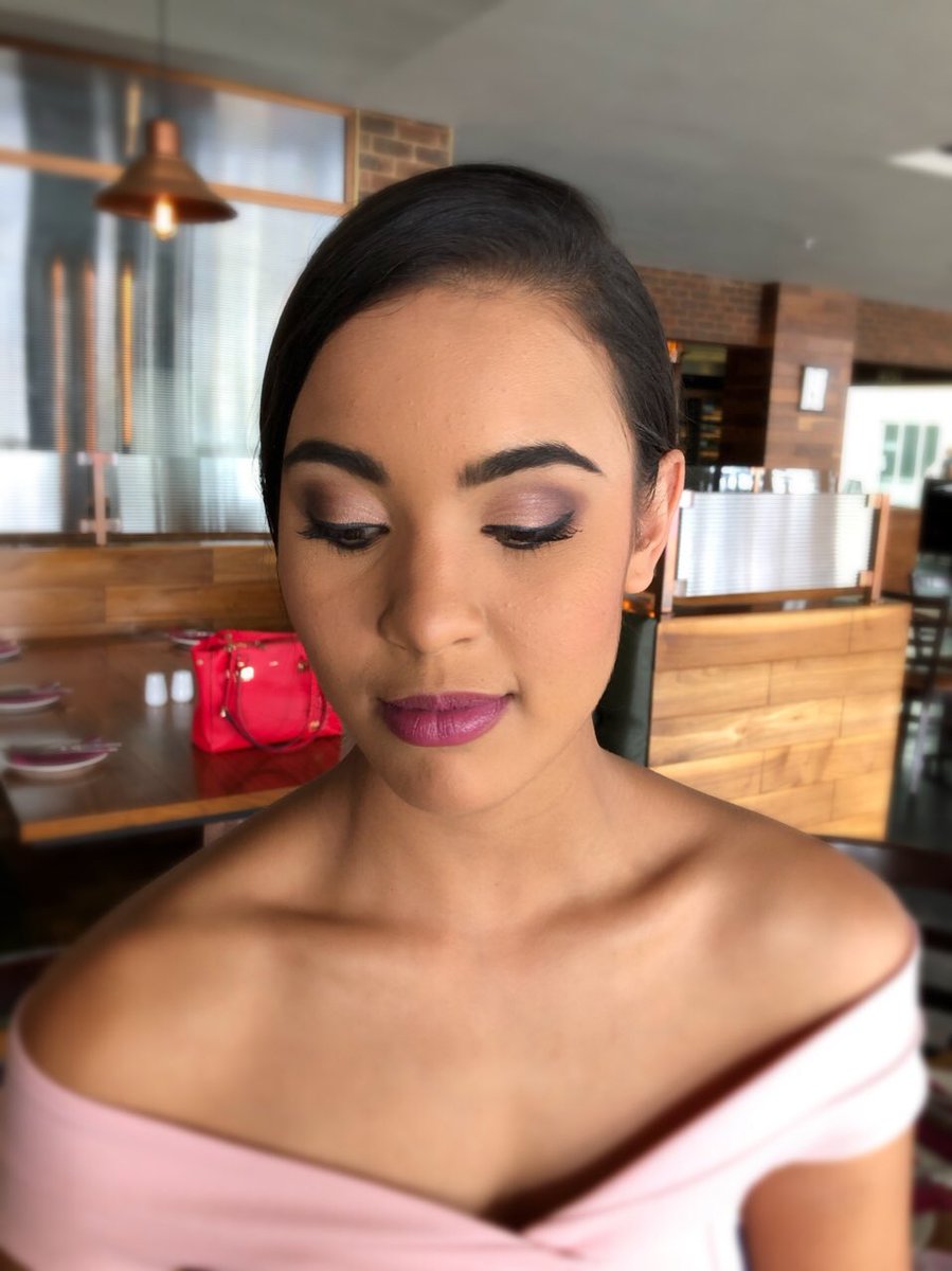 elementsbysands's tweet photo. Make up done for a campaign shoot. Can’t say for who as it hasn’t been launched yet #makeupartist #campaign #production #productionmakeupartist #commercialshoot https://t.co/UwPX18CSwY