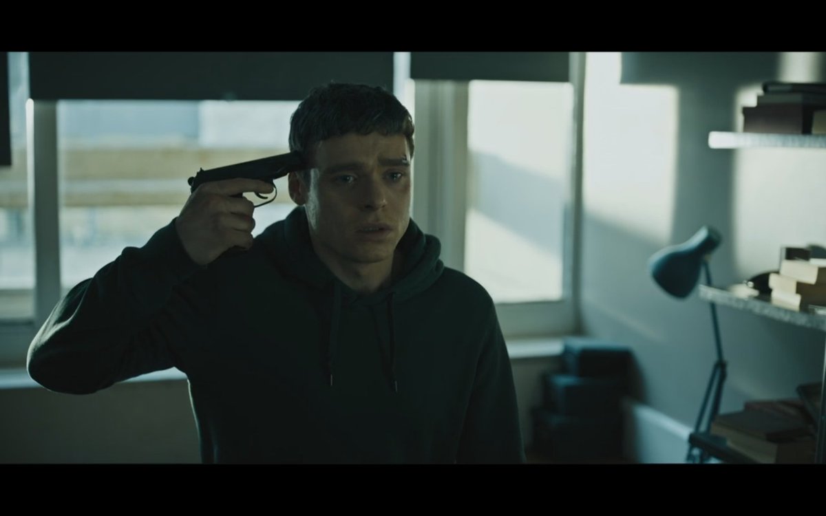 Телохранитель 2018 дэвид бадд. Младший сержант полиции форма 2022. Большие парни полиция. Старшина полиции ишмухамедов. Сержант полиции дэвид бад.