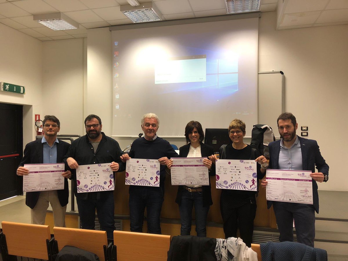 UniVerona's tweet photo. Foto di gruppo per i relatori del Corso specialisti FIDAL inserito nel programma #RunforScience. Federico Schena, Elisa Danese e Cantor Tarperi #univr, Samuele Marcora #unibo, Antonio La Torre #Fidal e Maria Francesca Piacentini Università Foro Italico di Roma. https://t.co/EWGaphrt8e