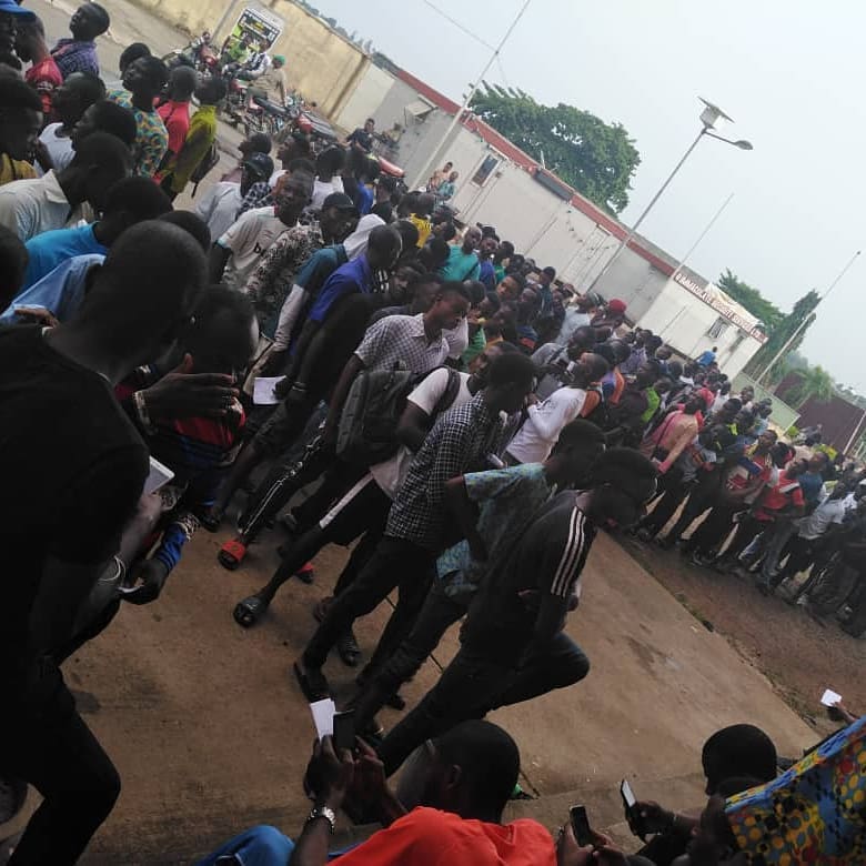 connectIBADAN's tweet photo. Collection of Bibs ongoing at the Federal Ministry of Youths & Sport, Obafemi Awolowo Stadium, Liberty Road, Ibadan.
#IBCityMarathon2019
#Marathon2019
#RunForIntegrity https://t.co/AhbbvFswba