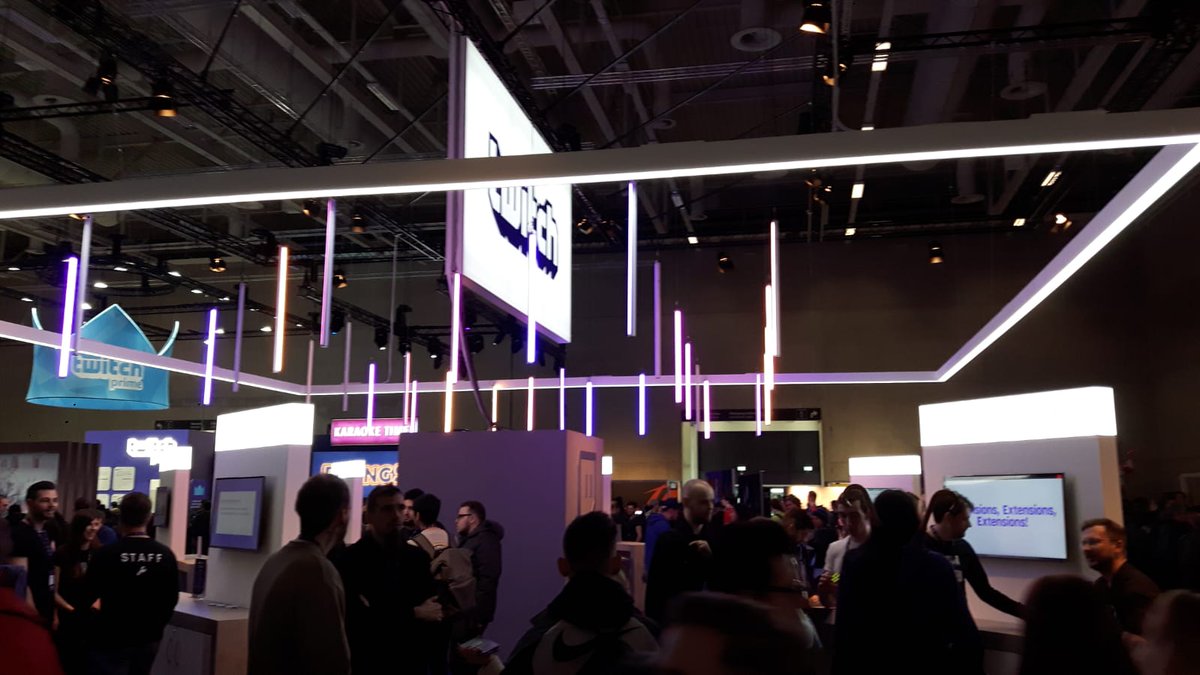 Watch out for our jerseys at #TwitchCon and meet some of the RoyalBlue staff 🔥

#twitch #TwitchConEU