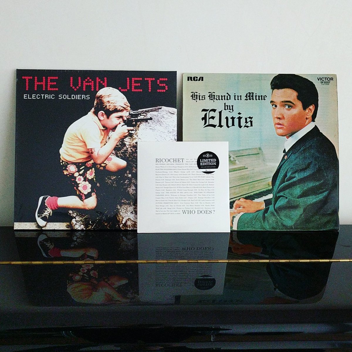 The Van Jets (@thevanjets) on Twitter photo Enjoying the good company on <a href="/recordstoredayb/">Recordstoredaybelgië</a>!!
#RecordStoreDay #recordstoreday2019 #vinyljunkies #rsd #theking #ricochet #electricsoldiers Enjoying the good company on <a href="/recordstoredayb/">Recordstoredaybelgië</a>!!
#RecordStoreDay #recordstoreday2019 #vinyljunkies #rsd #theking #ricochet #electricsoldiers