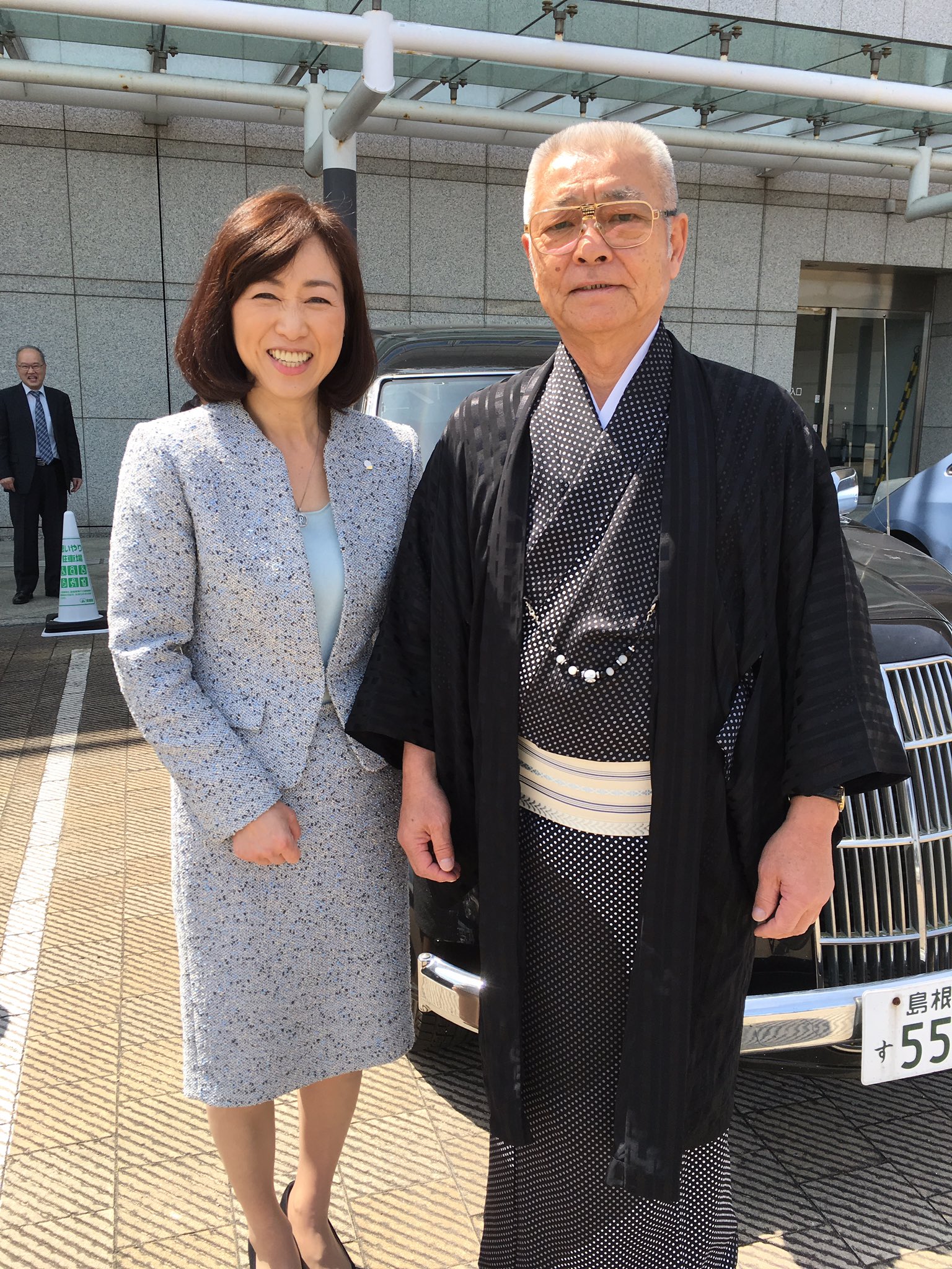 釈 量子 島根県松江市で ヤクザ監督 野々村直通先生と これでいいのか 日本 と題して対談させていただきました 野々村先生の車が大迫力で 日の丸があるからか 竹島の日は 警察に呼び止められた そうです