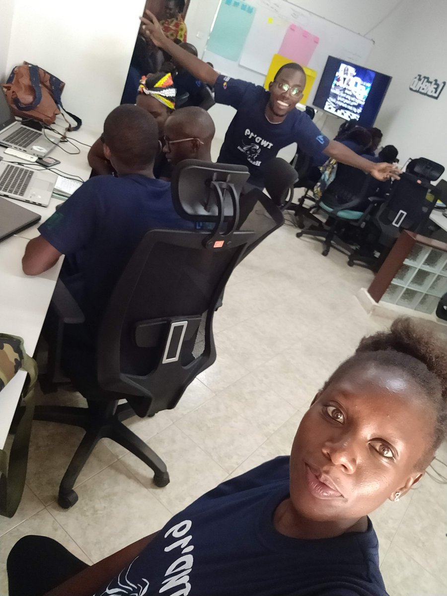 gettyorawo's tweet image. Ladies and Gentlemen it's here. IWD'19 Kisumu is ooon and we couldn't possibly get a better audience. Join in the fun! 🤓🥰😇
#IWD19 @LakeHub  @podiihq  @DeniseAllela @MissOwino @s_igu