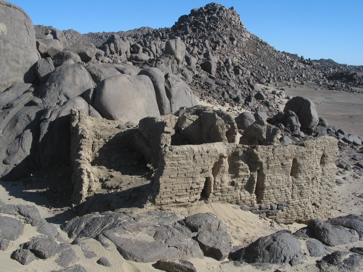 <minor>another feature of the makurian state were its hilltop christian monasteriesmasida was a small makurian church built in the medieval era , its mudbrick walls still preserve the remains of wallpaintings