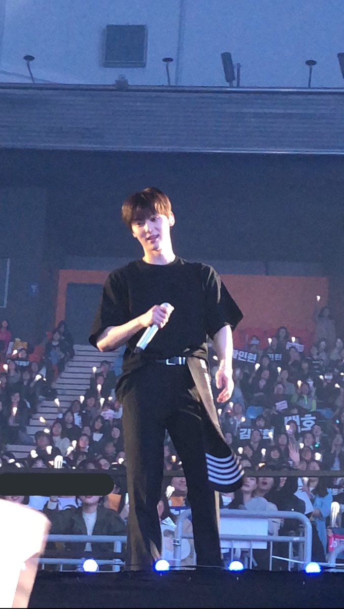 Beauty_H_MH's tweet photo. 어제 민현이 너무 가까웠고♥️ https://t.co/JXBzJypLPC
