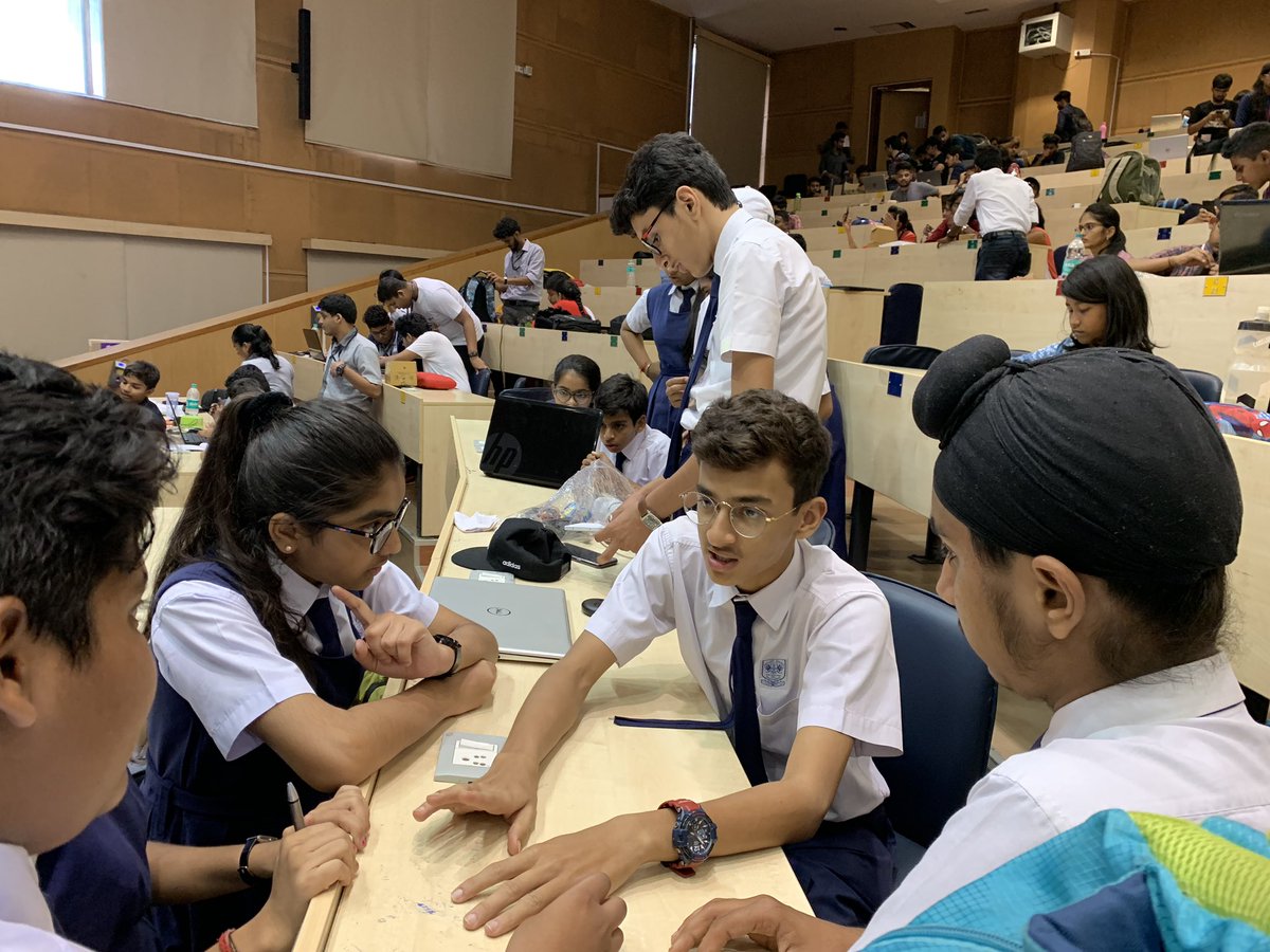 BestSchool tweet media