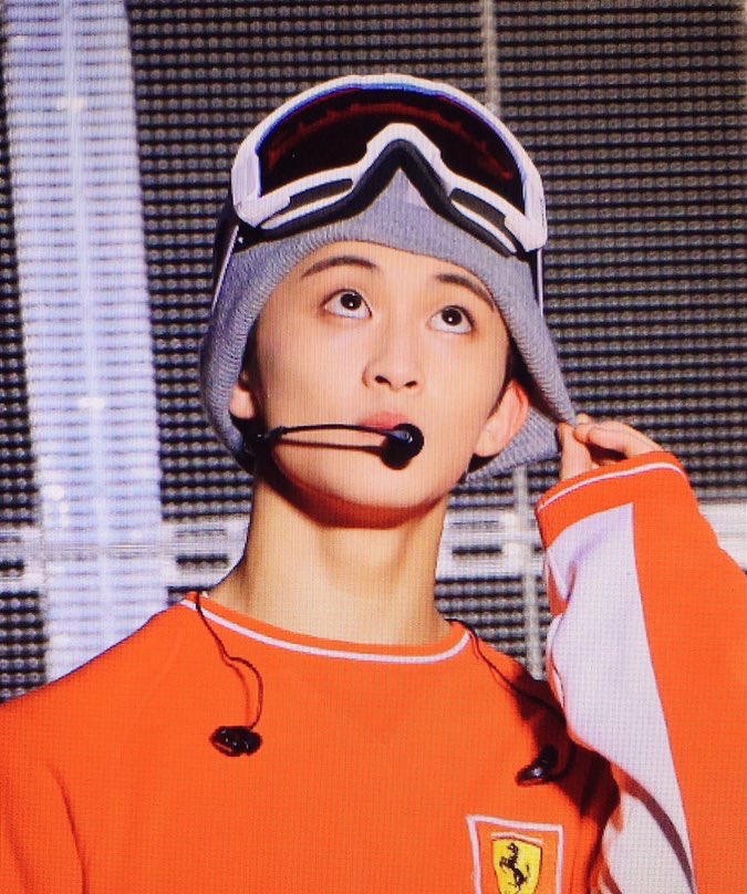 cherrybombssom's tweet photo. adorable #MarkLeeHours #MarkLeeIsBeautiful https://t.co/WieoI1h4N1