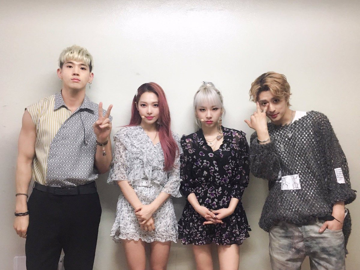 KARDFRANCE's tweet photo. |12.04.19| KARD TWITTER UPDATE 

Vous allez passer un bon week-end? 
 écoutez «Kiss the Radio» à 23 heures ce soir avec J.seph et Jiwoo, ce sera un week-end plus agréable😘 https://t.co/NkjhyGhcJM