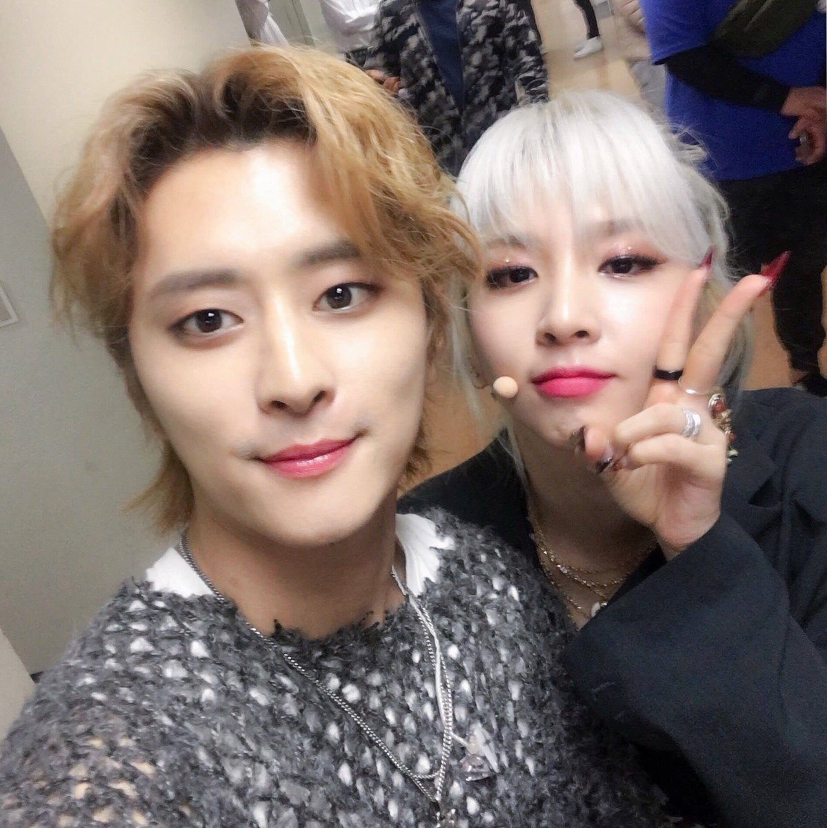 KARDFRANCE's tweet photo. |12.04.19| KARD TWITTER UPDATE 

Vous allez passer un bon week-end? 
 écoutez «Kiss the Radio» à 23 heures ce soir avec J.seph et Jiwoo, ce sera un week-end plus agréable😘 https://t.co/NkjhyGhcJM