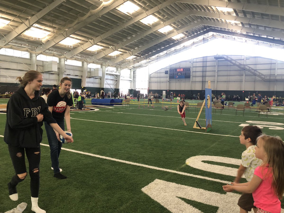 OUWCVB's tweet image. Come visit us at Walter Fieldhouse for KidsFest 💚