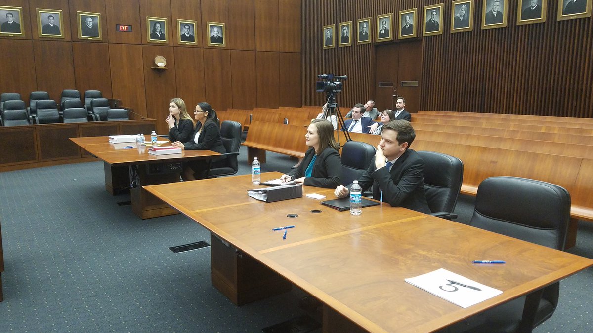 abalsd's tweet photo. It's critique time from our panel of judges, which includes @ABAPresident Bob Carlson. #ABANAAC @BaylorLawSchool @StMarys_Law https://t.co/ptgKnnx9Ux