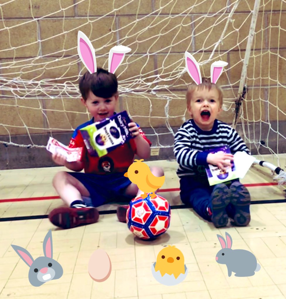 MissHall__'s tweet photo. 🐰🐣🥚🏆⚽️⭐️🐰🐣🥚🏆⚽️⭐️
We had an Eggcellent last session before Easter! Lots of themed games with the chance to win some Easter eggs, which off course all the super stars managed to do!!

Have a fab Easter footballers and parents and see you all in 2 weeks time! @little_sports https://t.co/XXK6ZZLCre