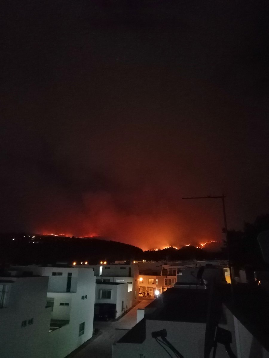 SoftGama's tweet photo. Deprimente ver esto, desafortunadamente seguimos haciendo lo de siempre, quejarnos y no hacer nada por cambiarlo, esto no es de gobierno es de nosotros como personas. #BosqueDeLaPrimavera #incendioforestal https://t.co/DlcIQerHMe
