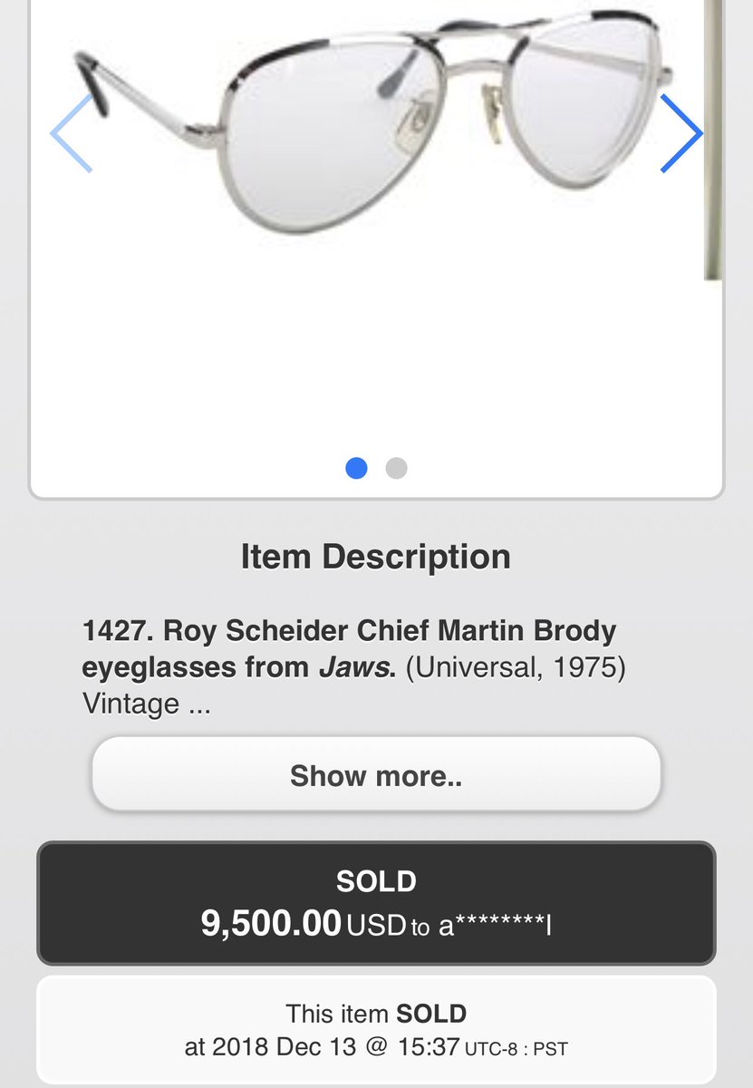 サメ映画ルーキー 1 眼鏡サメ映画 ジョーズ 1975 ロイ シャイダーが演じる主人公マーティン ブロディのアイコン的な存在となっているアビエータータイプの眼鏡は今見てもカッコいい 昨年撮影に使用された本物が 9 500 約100万円 で取引されたこと