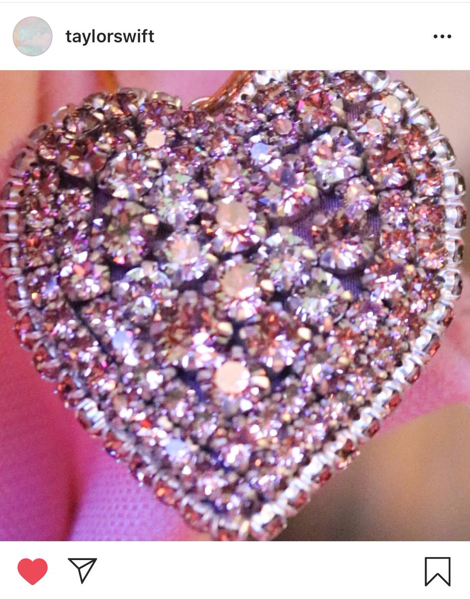 carin133's tweet photo. Omg what can this mean?! CANNOT WAIT!!!! 💕✨😍💜 @taylornation13 @taylorswift13 #TaylorSwiftApril26 https://t.co/n6RznRbSuH