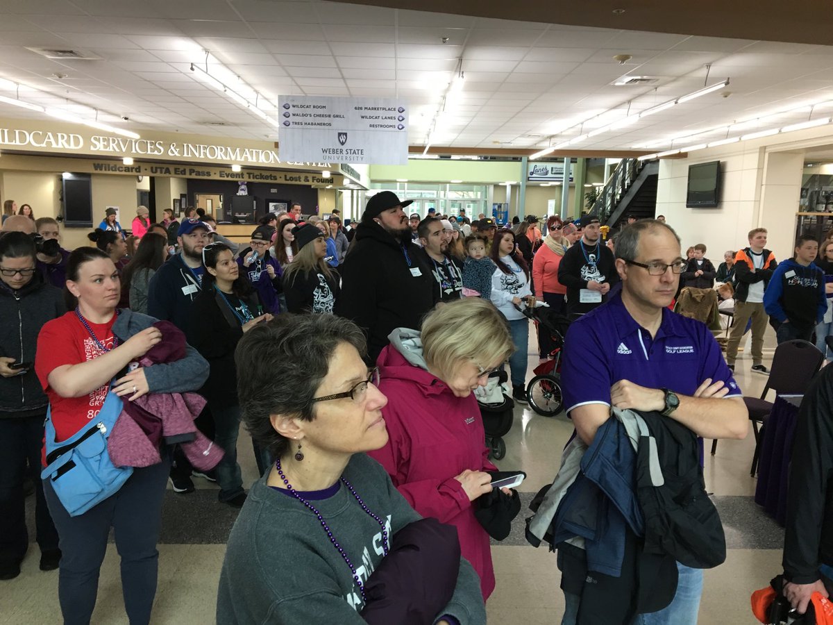 JohnK1010's tweet image. Great turnout for the Out of the Darkness walk today at ⁦@WeberStateU⁩ #OutoftheDarkness #WeberState #HonorsProgram