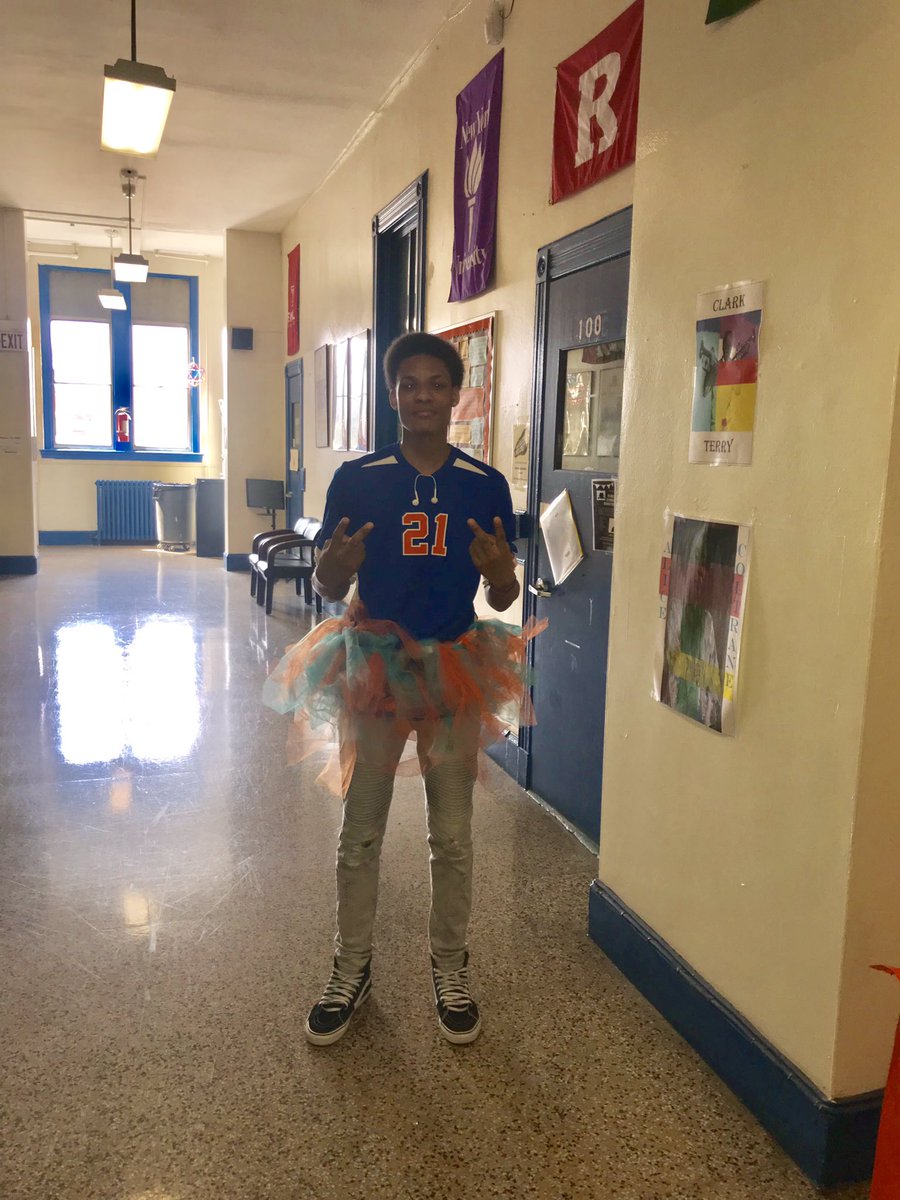 Some great student volunteers at today’s <a href="/metscharter/">METS CHARTER SCHOOL</a>’s JC Open House! <a href="/Ms_Casella/">CASSANDRA CASELLA</a>, think he makes a good cheerleader? 🤔