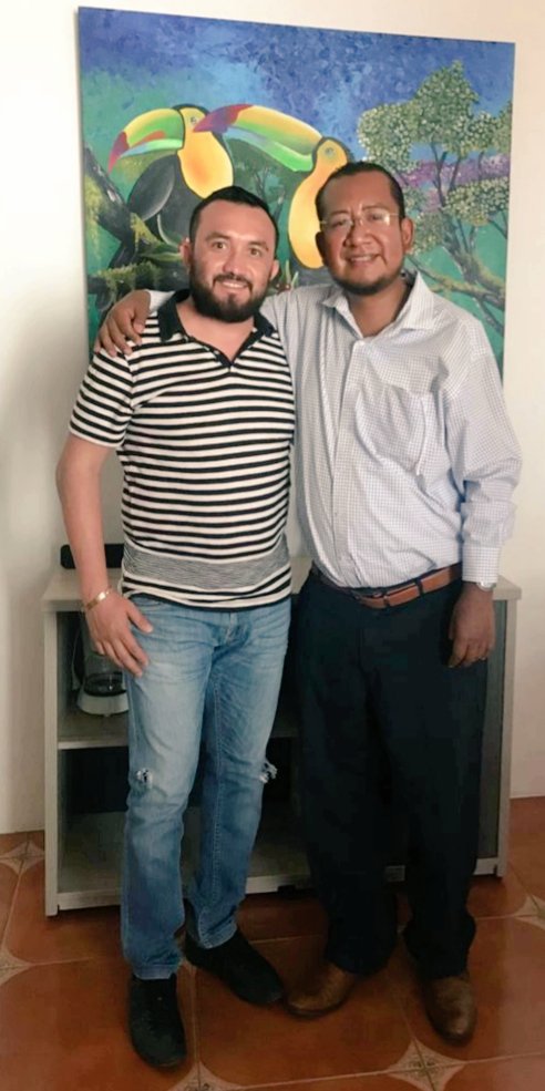 ElpidioJeal's tweet photo. Recibí con mucho agrado la visita de mi amigo @ABDIELHEDZ, ex secretario de organización del @oaxpartidoverde . Gracias carnal !!!
@PepeEstefanG @RaulBCCue https://t.co/W4dsKkG1qz