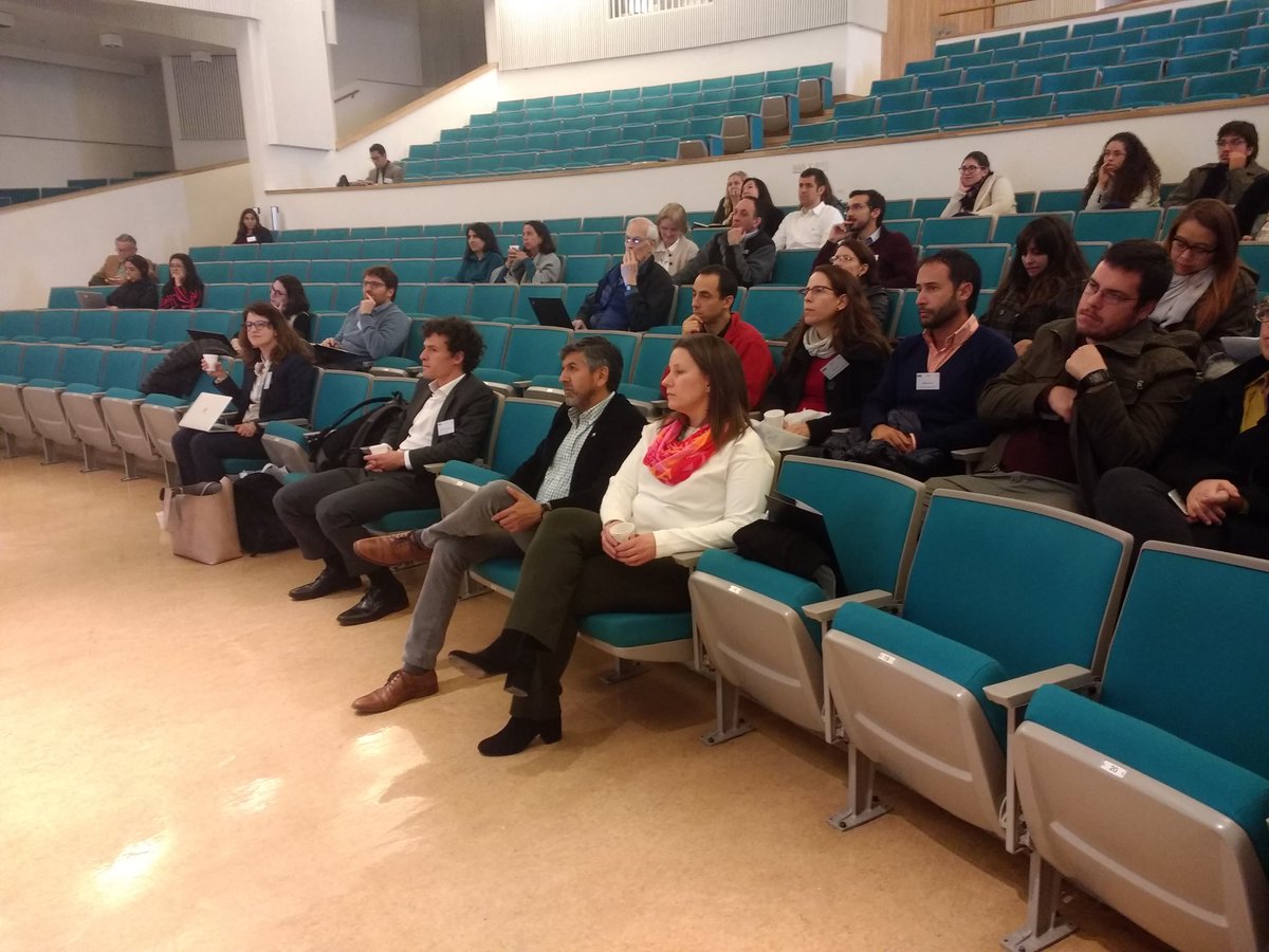 MDSValparaiso's tweet photo. Buenos días, a esta hora Seremi @DesSocRFigueroa asiste a charla en sede #Viña de @UAI_CL de especialista Rhema Vaithianathan sobre los modelos predictivos de maltrato infantil, tarea que como ministerio también queremos evitar a través de la #AlertaNiñez https://t.co/U0GrLqxzJx