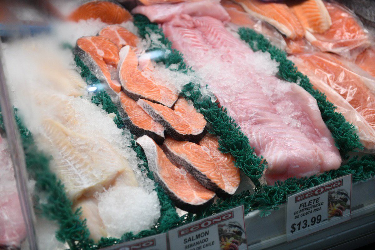 Asegurándonos que los comercios estén en cumplimiento de cara a las ventas de temporada en pescados y mariscos. @SecDAgricultura <a href="/dacoatufavor/">DACO</a>