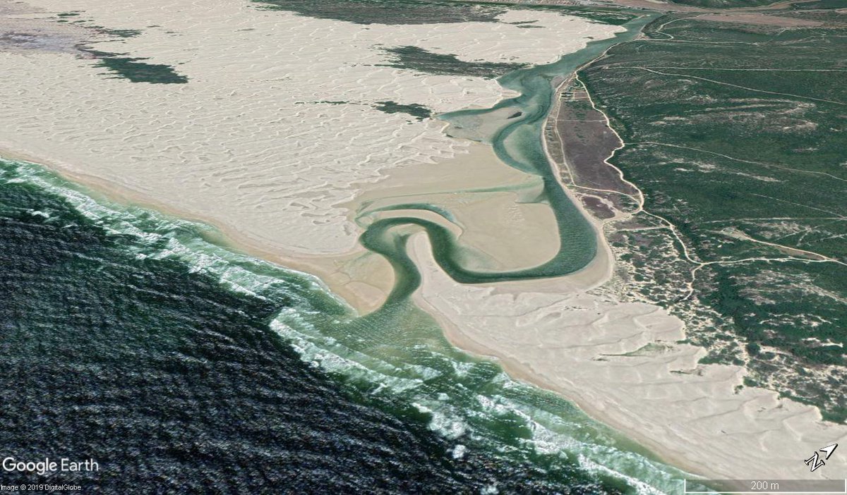 gmasselink's tweet photo. The spectacular Alexandria #dunefield and the Sundays River #estuary in the Eastern Cape Province of South Africa, the @MarineSciPlym residential field trip location. These transverse dunes are 20-40 m high and migrate towards the ENE at a mean speed of 1.8 m per year. #GECIMAGE https://t.co/erLssuLlAC