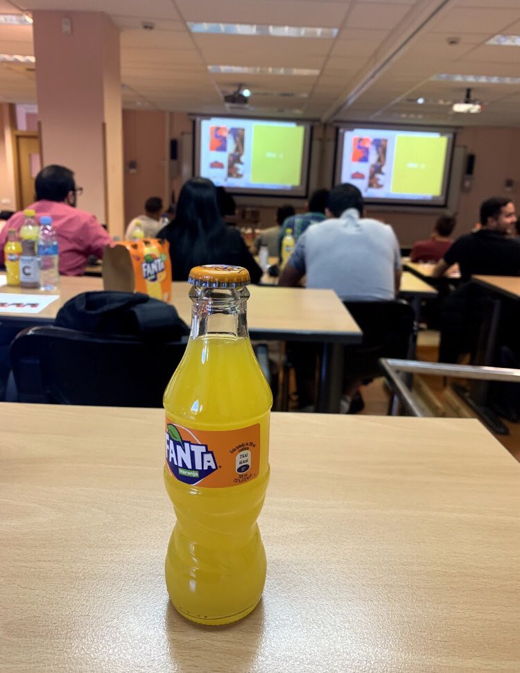 euncet's tweet photo. Los alumnos de #másteroficial estuvieron con @AnnaEsquiusF en una #masterclass sobre "Cadena de suministro y #comercialización de #nuevosproductos en @CocaCola_es". ¡Una gran clase donde descubrieron nuevos productos! ❤️ #Euncet #MUADE #MUDMKT https://t.co/PwDMgZ5V5r