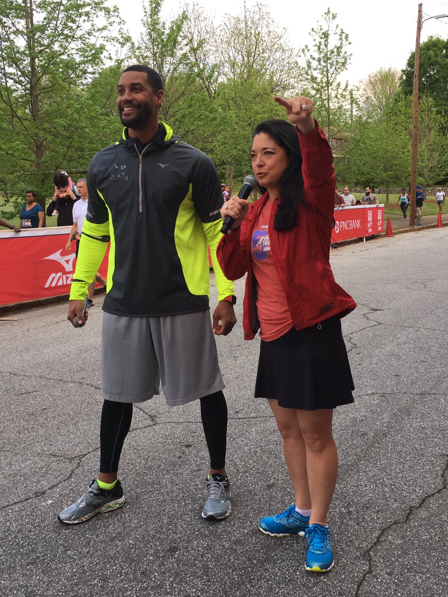 ATLtrackclub's tweet photo. That’s Dr. Vonda Wright, Chief of Sports Medicine at @NorthsideHosp sending off more than 3,000 participants of the Northside Hospital #AtlantaWomans5K. Good luck to all the ladies right here in #RunningCityUSA https://t.co/6oFQAxO04G